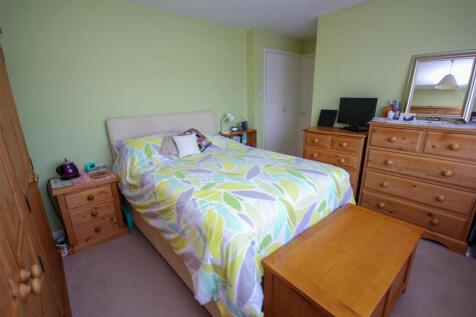 Master Bedroom..jpg