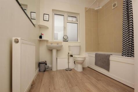 Bathroom.JPG