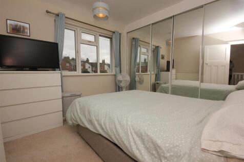 Master Bedroom.JPG