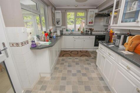 Kitchen..jpg