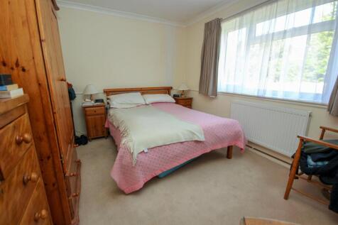 Master Bedroom..jpg