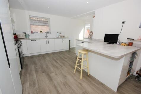 Kitchen..jpg