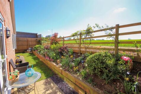 Side Garden.jpg