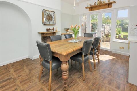 Dining Area.JPG