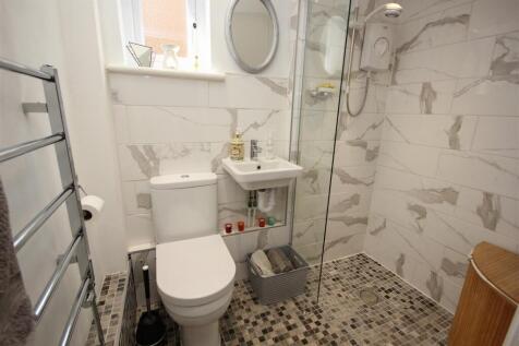 Shower Room.jpg