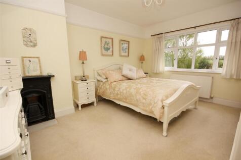 Master Bedroom.jpg
