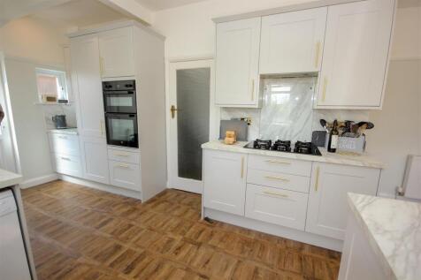 Kitchen..jpg
