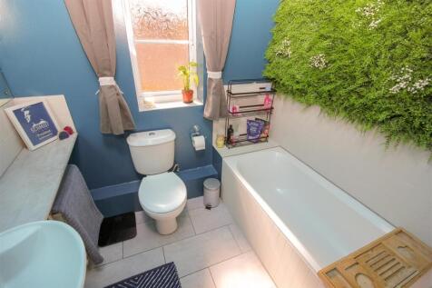 Bathroom.jpg