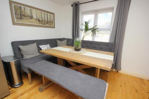 Dining Area.jpg