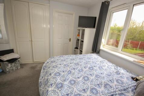 Master Bedroom..jpg