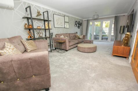 Living Room.jpg