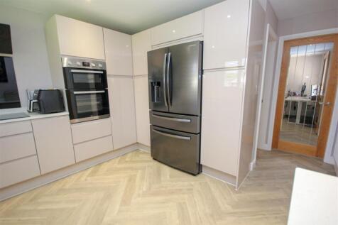 Kitchen..jpg