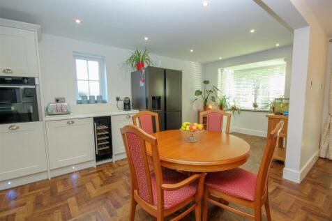 Dining Room.jpg