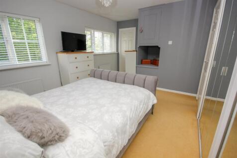 Master Bedroom...jpg