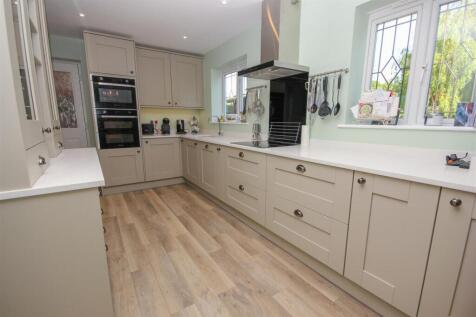 Kitchen..jpg