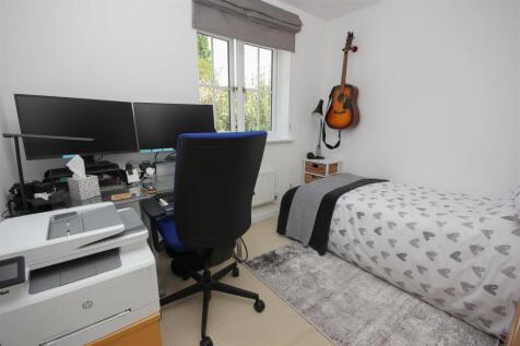 Bedroom 4.jpg
