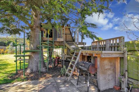 Tree House.JPG