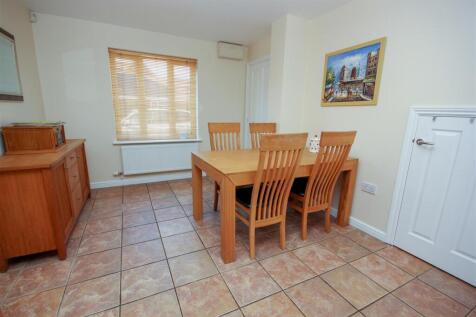 Dining Area.jpg