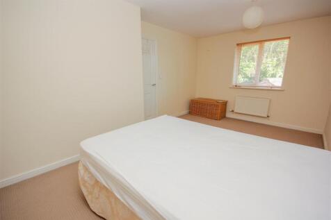Guest Bedroom..jpg