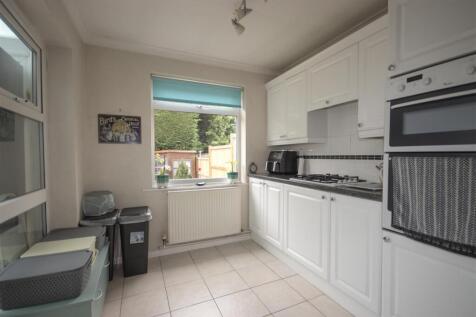 Kitchen R.jpg