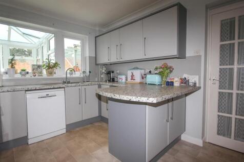 Kitchen_edited.jpg