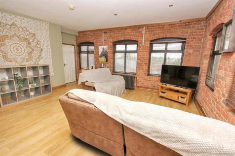 Living Room.jpg