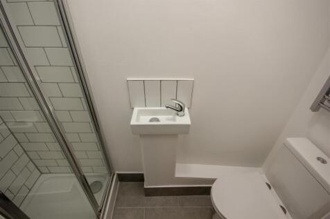 En-suite 1.jpg