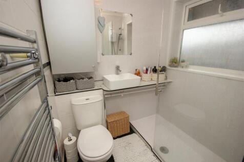 Shower Room.jpg