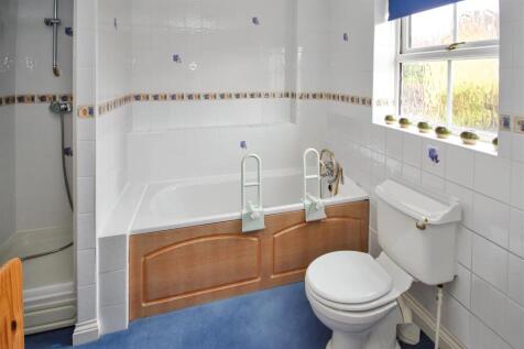 Bathroom.JPG