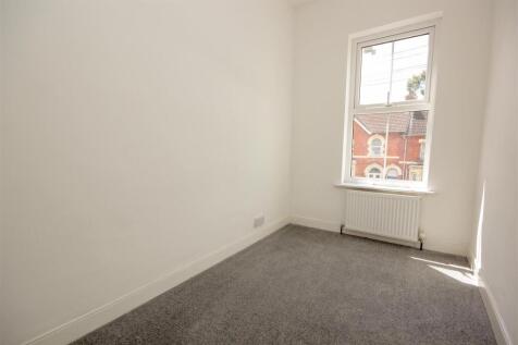 Bedroom 4.jpg