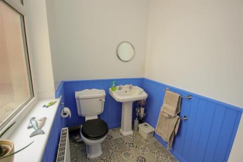 Shower Room.jpg