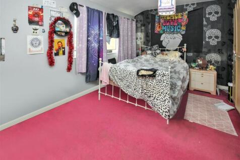 Master Bedroom.JPG