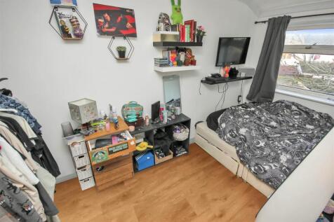 Guest Bedroom.JPG