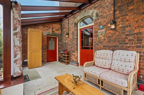 StationHouseWeb20.jpg