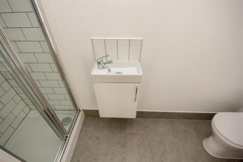 En-suite 5.jpg