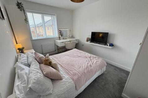 7 goodyear bedroom 3.jpg