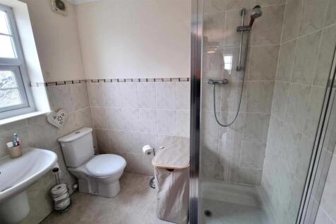 En-suite 2.jpg
