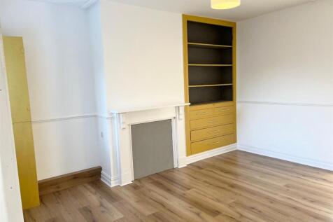 Flat 1 Living Room 1.jpg