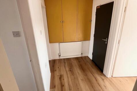 Flat 3 Hall 2.jpg