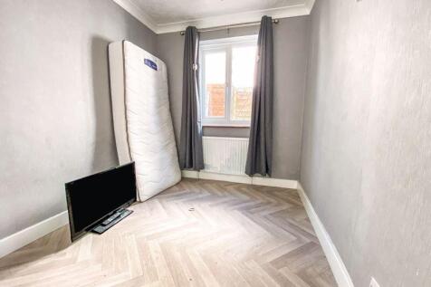 Yew Tree Close