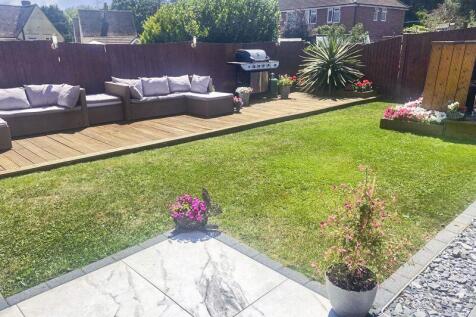 Linnet Square
