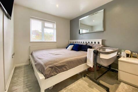 Linnet Square