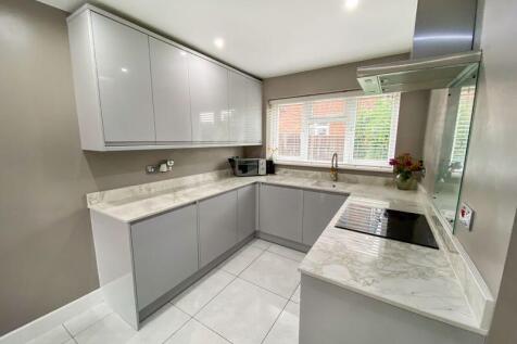 Linnet Square