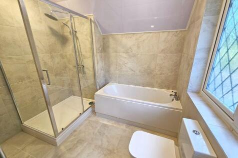 Bath/Shower Room