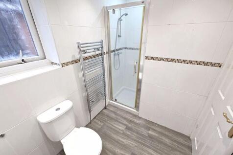 Bath/Shower Room