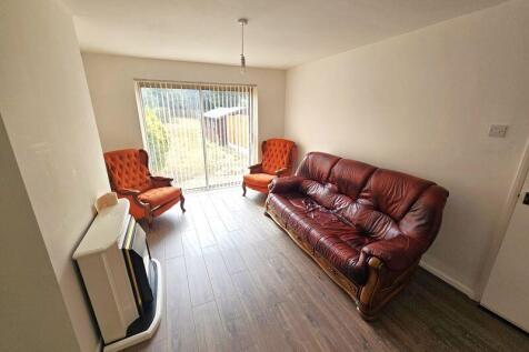 Lounge/Dining Area
