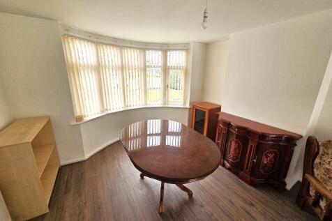 Lounge/Dining Area