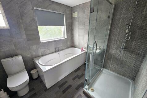 Bath/Shower Room