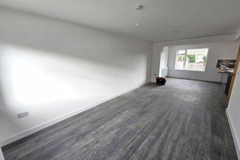 Lounge/Dining Area
