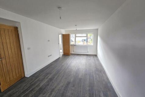 Lounge/Dining Area